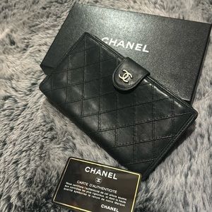 Chanel wallet good condition
